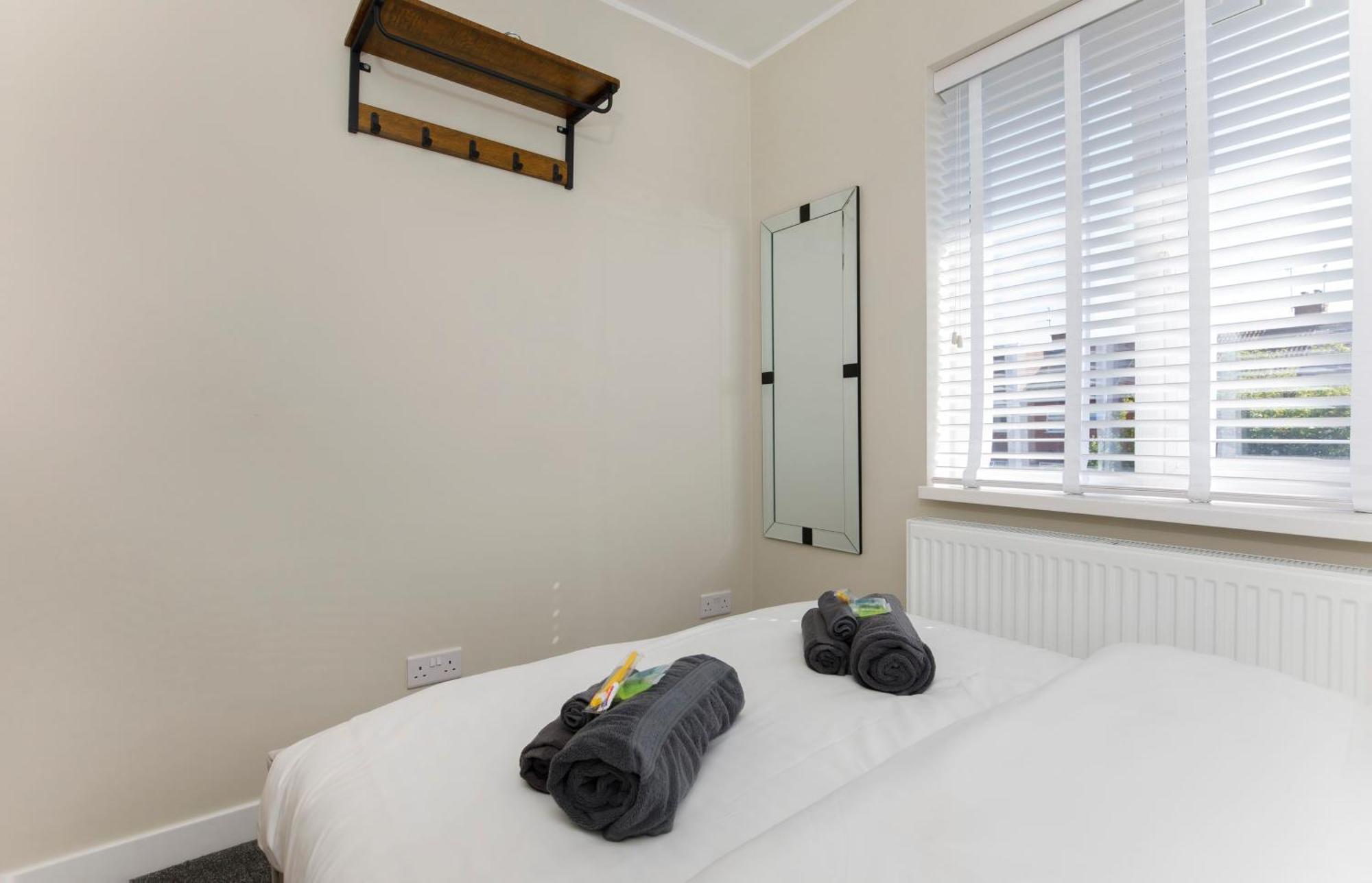 The Dodsworth Modern 4 Bedroom House, Sleeps 8 ヨーク エクステリア 写真